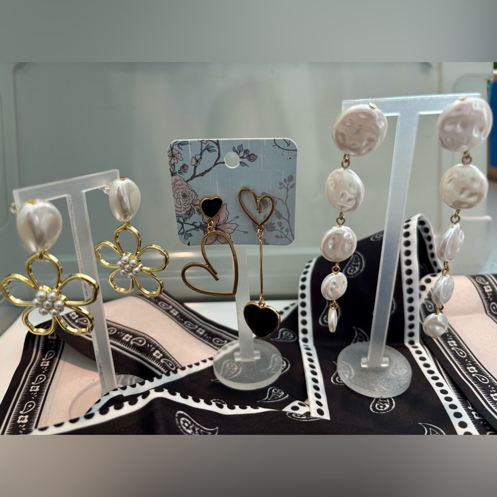 Fashion earrings Bundle of 3. Gold black and white mixture that’s stunning